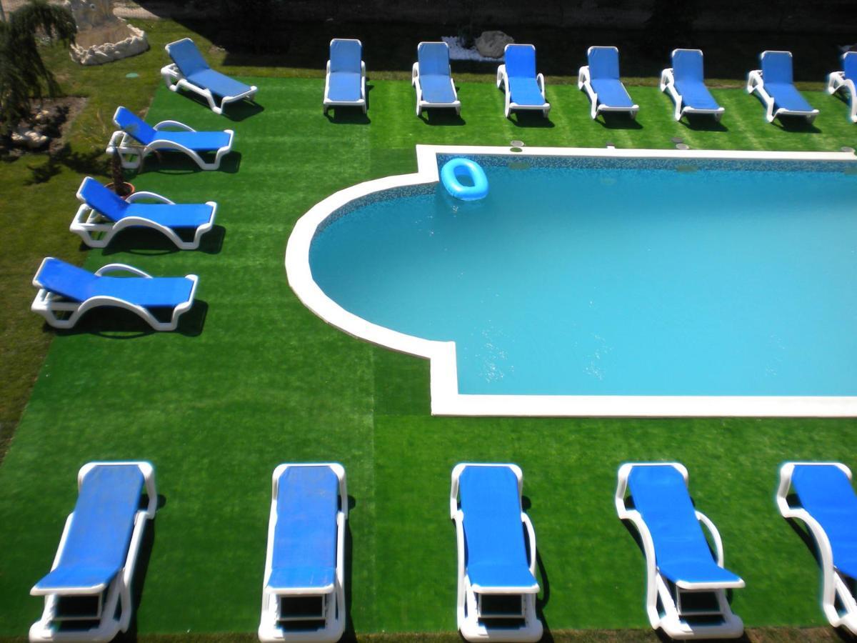 Hotel Mondial -